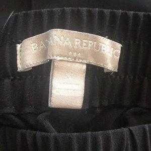 Nearly new Banana Republic pull on nylon pants